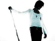 ツアー初日の7月20日は、1stシングル「ANGEL」リリース20周年の前夜祭。いつも以上の盛り上がりが期待できそうだ。