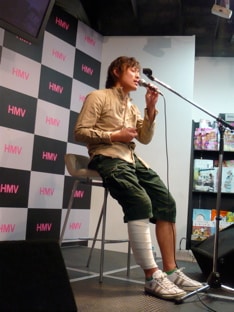 イベント終了後、「とにかく、ライブができて本当に嬉しい。早く怪我を治してまた元気な姿を見せたいと思っています」と語ったタカチャ。元気な姿で再び戻って来る日を、今から楽しみにしておこう。