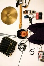 7月11日には下北沢の3会場でライブイベント「まつきあゆむ過ぎる日」を開催する。