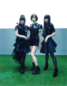 「世界に一枚だけ！あなただけのPerfume SPECIALマキシシングル 特典DVD付き」が当たる「激レア企画第3弾」は、来週4月30日〆切。初回限定盤を購入したファンは、応募をお忘れなく。