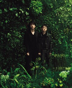 現在オフィシャルサイトでは追加公演の先行抽選予約を受付中。