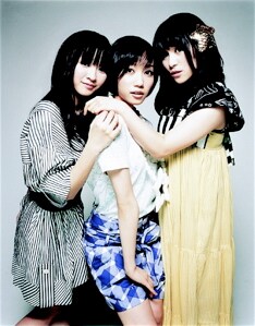 5月4日のZepp Tokyo公演をもって初の全国ツアーも折り返し地点を迎えたPerfume。本日5月6日はZepp Nagoyaでのライブが予定されている。