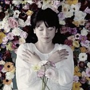 「時代はサーカスの象にのって」は2003年に制服向上委員会がアルバム「世界・自由・アメリカ」で取り上げたほか、PANTAがソロ名義で映画「キャプテントキオ」のサウンドトラックにも提供している。また、「間際に放て」はライブDVD「2001 6/9 WE ARE THE BRAIN POLICE 日比谷野音・頭脳警察」にてライブテイクを楽しむことが可能だ。