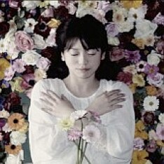 「時代はサーカスの象にのって」は2003年に制服向上委員会がアルバム「世界・自由・アメリカ」で取り上げたほか、PANTAがソロ名義で映画「キャプテントキオ」のサウンドトラックにも提供している。また、「間際に放て」はライブDVD「2001 6/9 WE ARE THE BRAIN POLICE 日比谷野音・頭脳警察」にてライブテイクを楽しむことが可能だ。