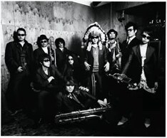 日本一長い名前のバンドから、日本一の開運バンドに生まれ変わった!wagero!。ちなみに、Dr.コパの娘ドーター・コパは、以前から彼らのファンだったとのこと。