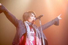 2007年12月28日のライブではアンコール5曲を含む全25曲を熱唱した。