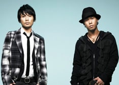 楽曲はCHEMISTRYがアニメの主人公の気持ちと自分達の気持ちを重ね合わせて書いたというヒューマンソング。それぞれのバージョンでどんなアレンジが施されるのか楽しみだ。