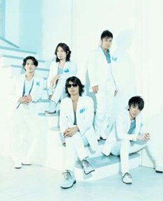 シングル3曲目「Paradise」は安岡優が作詞を担当。