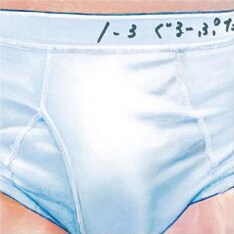 ちなみに本日のエントリでは「間違えました。発売日まで28日ありました。5月って31日までなんですね」と初回がアルバムジャケット解説になった理由を説明している。