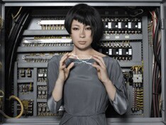 7月2日には10周年記念作品「私と放電」「私の発電」を同時リリース。11月にはさいたまスーパーアリーナでのライブも決定している。