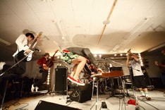 結成10周年を迎えた今、一番の盛り上がりを見せるYSIGに注目。6月中には試聴音源などが用意された特設サイトをオープン予定とのこと。