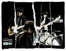 先日終了したツアーのタイトル「FIGHTING G」は、自身が“痔”と“闘っている”ことにちなんでいることをライブのMCで明かしたドラムのピエール中野。今回のツアータイトルにはどんな意味が込められているのか気になるところだ。