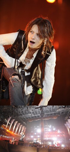 「TOUR 2008 L'7～Trans ASIA via PARIS～」は世界7都市で32万人を動員。海賊船を模したセットで圧巻のステージを繰り広げた。