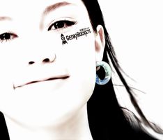 6月18日より全国主要CDショップにてニューアルバムの先行試聴がスタート。6月25日からは「レコ直♪」や「mu-mo」などで着うたの先行配信が行われる。