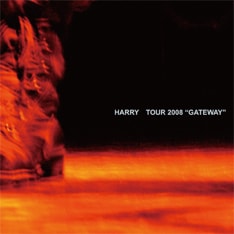 今年デビュー25周年を迎えたHARRY。近年はエレキ＆アコースティックによる弾き語りとバンド形態を使い分け、ライブを中心に精力的な活動を展開中。