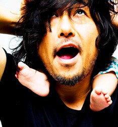 アイゴン＆柚木は6月18日にそれぞれソロアルバムを同時リリースする。