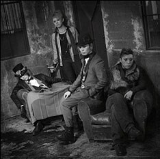 このシングルは昨年10月にリリースした「ファズ」以来、約10カ月ぶりのシングル。