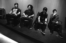 2月に行われたte'主催ライブ「かりに、情熱に基く音楽だけが道徳的であるのならば、同様に、情熱の続く音楽だけが道徳的であると言える。しかし、道徳的な音楽だけが革新的であるとは限らず、曰く、道徳的な破壊。」は、VOLA&THE ORIENTAL MACHINE、ART-SCHOOL、OCEANLANEの3組をゲストに招いて行われた。