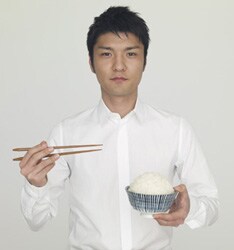 森山直太朗の大好物はカレーライス。彼はFC会報でレシピを披露するほどの料理通でもある。