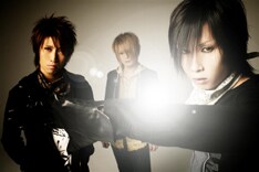 現在彼らは全国ツアー中。また、10月にはファンクラブ限定のロサンゼルスツアーを開催することも決定した。