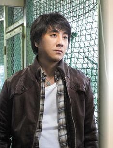 今年の夏はソロ活動のほか、スペシャルユニット「福耳」の活動も行う山崎まさよし。ライブの予定は現時点で「Augusta Camp」とこの「音楽と髭達」のみとなる。