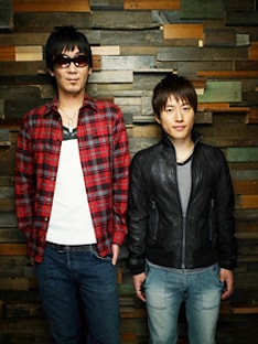 黒田俊介（左）と小渕健太郎（右）の身長差は約25cm。