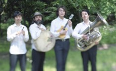 「溜め息の橋」「サヨナラのおまじない」はそれぞれ、アニメ「アリソンとリリア」のテーマ曲としてオンエア中。