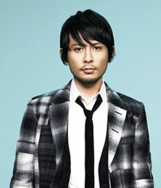 脚色は映画「ローレライ」「亡国のイージス」などの原作者、福井晴敏が担当。「ローレライ」はピエール瀧（電気グルーヴ）、KREVAが出演したことでも話題を呼んだ。