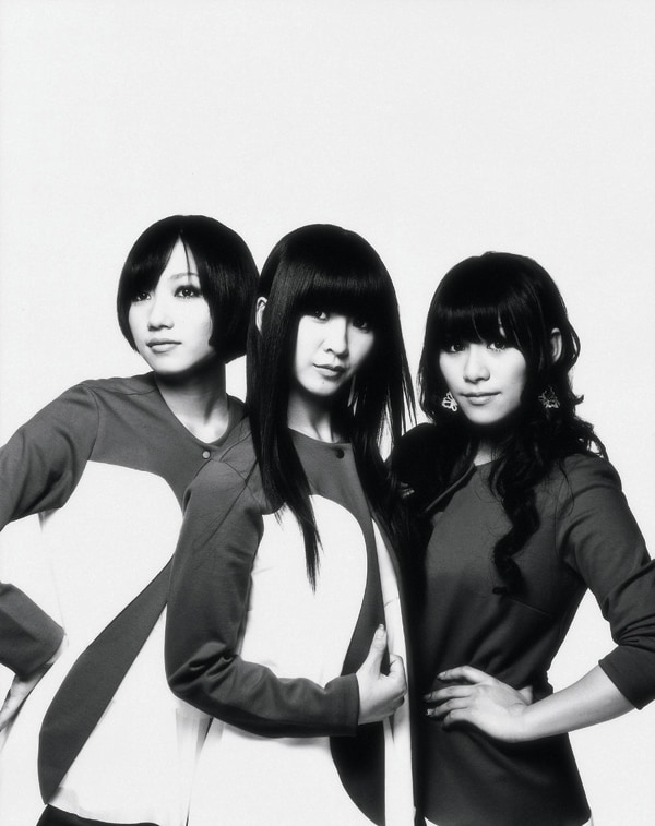 4月19日にオンエアされた「MUSIC FAIR21」ではPerfume、中川翔子、YUKI（TRF）、東方神起の女性5人×男性5人でTRFの名曲「BOY MEETS GIRL」を熱唱した。