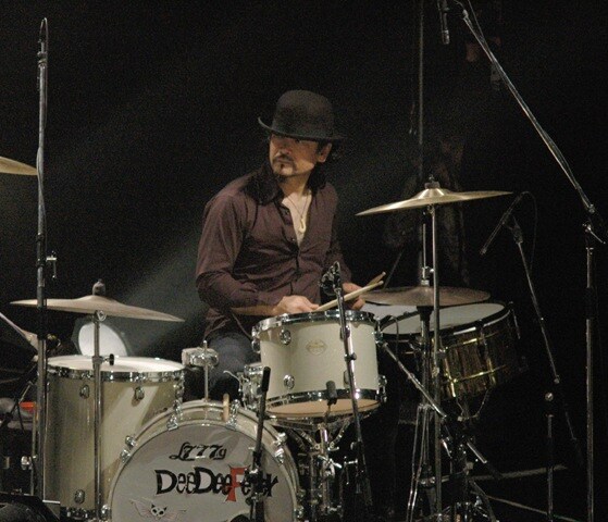 彼と親交の深いアーティストが続々出演。今後の追加発表にも期待が高まる。