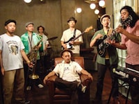 奇妙な顔ぶれが揃った「SIDE-SHOW」のステージでRISINGTONESがどのようなライブを見せてくれるのか楽しみなところ。