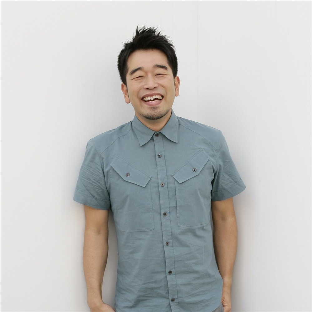 マッキーは大阪府高槻市出身。ライブでは地元愛あふれる関西弁トークにも注目だ。