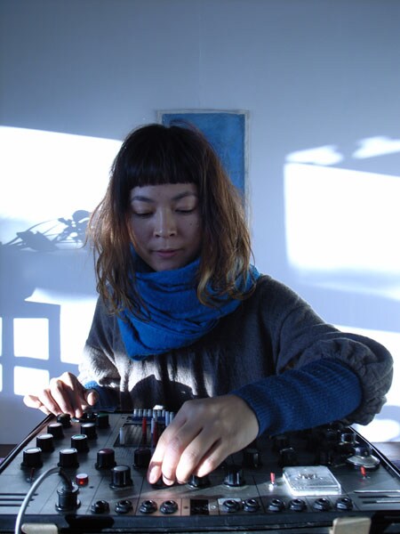 アルバム「気配と余韻」を引っさげたソロツアーを大成功に収めた原田郁子。スカンク兄弟とのセッションではどのような演奏と歌声を聴かせてくれるのか楽しみなところ。