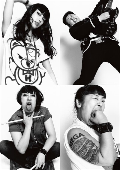 MICA 3 CHUは MICA（Vo）、 OSHIMA（G）、 MURAKAMI（B）、 KUROSAWA（Dr）の4人編成。