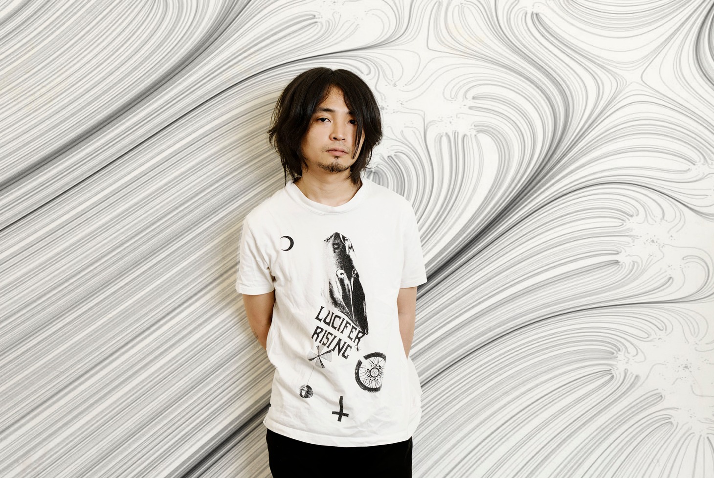 インタビューは音楽評論家の小野島大が担当している。