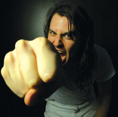 なお、アンドリューW.K.は今後もJ-POPの最新ヒット＆名曲のロック・カバーの着うた連続リリースに挑戦。来週はどの曲をカバーするのか、今から気になるところだ。