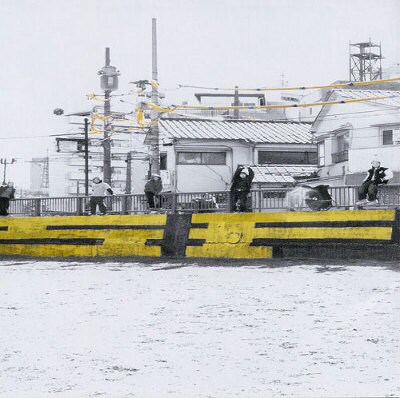 写真は2006年にavexからリリースされた初のフルアルバム「You Bark, We Bite.」。カヒミ・カリィのほか、MSCの漢＆麻暴やABRAHAM CROSSなどが参加している。