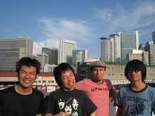 写真は9月3日出演のフラワーカンパニーズ。ミドリ、LOST IN TIMEの2組と競演する。