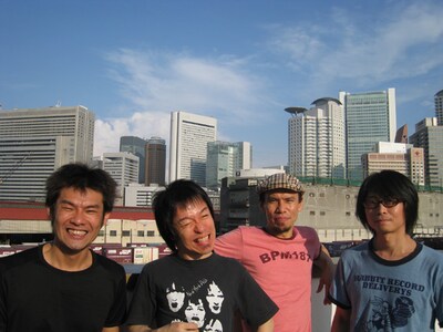 写真は9月3日出演のフラワーカンパニーズ。ミドリ、LOST IN TIMEの2組と競演する。