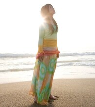 みのりんの新曲もいち早く紹介される「radio minorhythm」。7月23日更新の第64回より、新曲「雨上がりの花よ咲け」（写真）がオープニングテーマに起用されている。