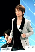 西島隆弘（AAA）は、ポジティブな姿勢のほかにも、ダブルキャストとなる相葉弘樹との仲の良さをアピール。