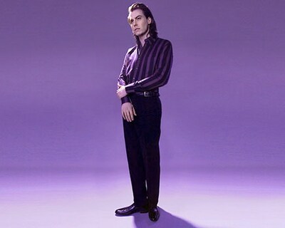 J-POPの英語詞カバーが続くアンドリュー兄貴。ファンのみならず、今後の動向が気になるところだ。