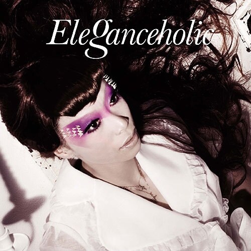 写真は今年2月にタワーレコード限定でリリースされた2枚組アルバム「Eleganceholic」。