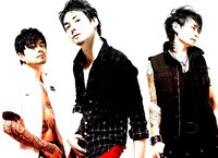 写真右側がK.A.Z。