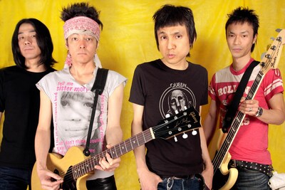 第1次先行予約では入場券と、毎年即完のP1駐車券とキャンプサイト券をセットで発売する。