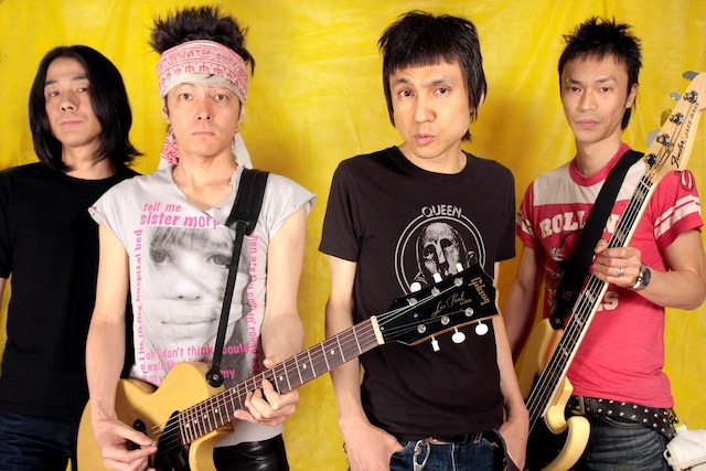 アルバム「FIRE AGE」には全14曲を収録。初回限定盤はライブ映像を収録したDVD付き。