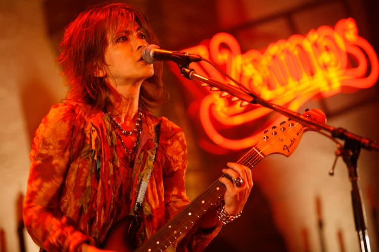 VAMPS結成後初のライブで仙台っ子大熱狂 - 音楽ナタリー