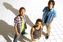 HOME MADE 家族は今週末8月9日に行われる「SUMMER SONIC 08」の大阪公演に出演。ET-KING、HYらとともにPARK STAGEでパフォーマンスを行う。