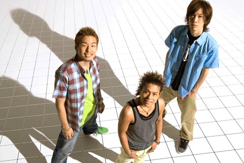 HOME MADE 家族は今週末8月9日に行われる「SUMMER SONIC 08」の大阪公演に出演。ET-KING、HYらとともにPARK STAGEでパフォーマンスを行う。