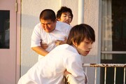 柄本時生、遠藤雄弥、草野イニといった実力派俳優たちが17歳の青春を演じる。